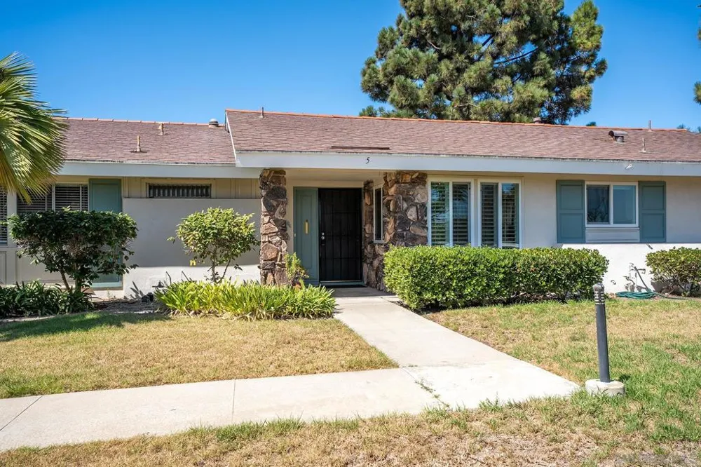 3685 Vista Campana #5 Oceanside, CA 92057