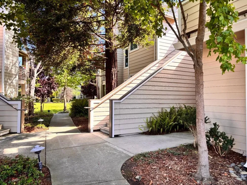 132 Amesport Half Moon Bay, CA 94019