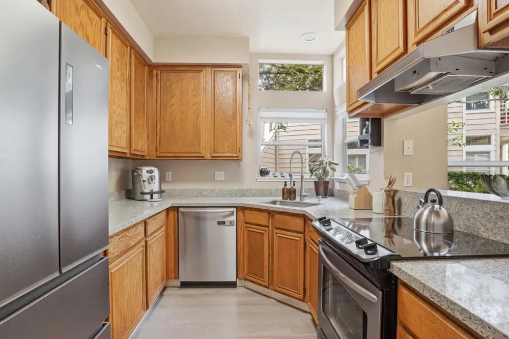 132 Amesport Half Moon Bay, CA 94019
