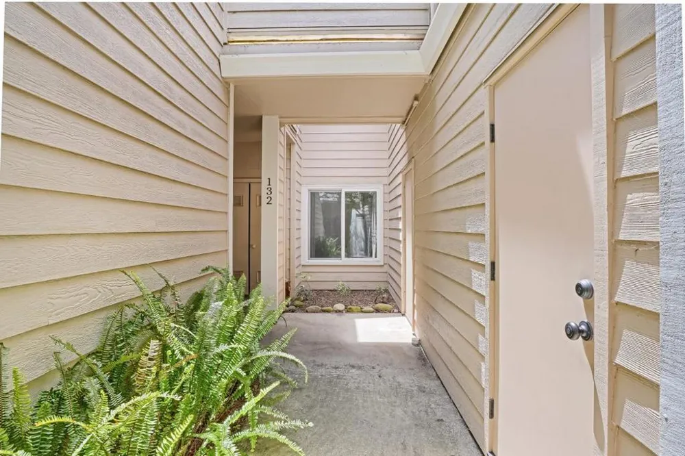 132 Amesport Half Moon Bay, CA 94019