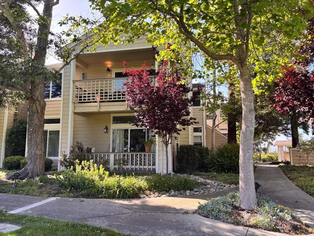 132 Amesport Half Moon Bay, CA 94019