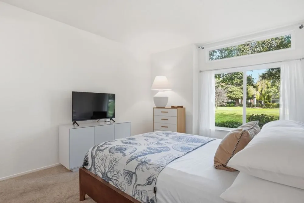 132 Amesport Half Moon Bay, CA 94019