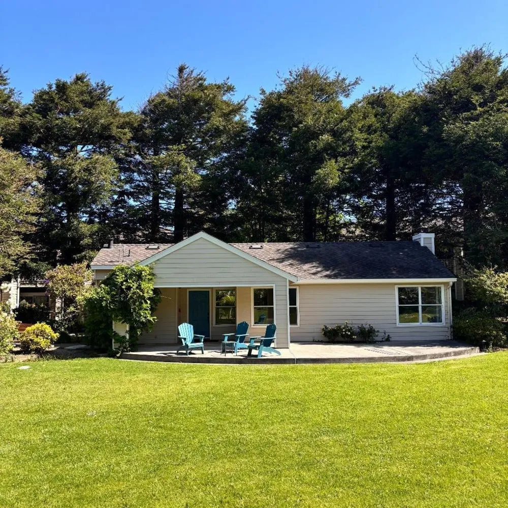 132 Amesport Half Moon Bay, CA 94019