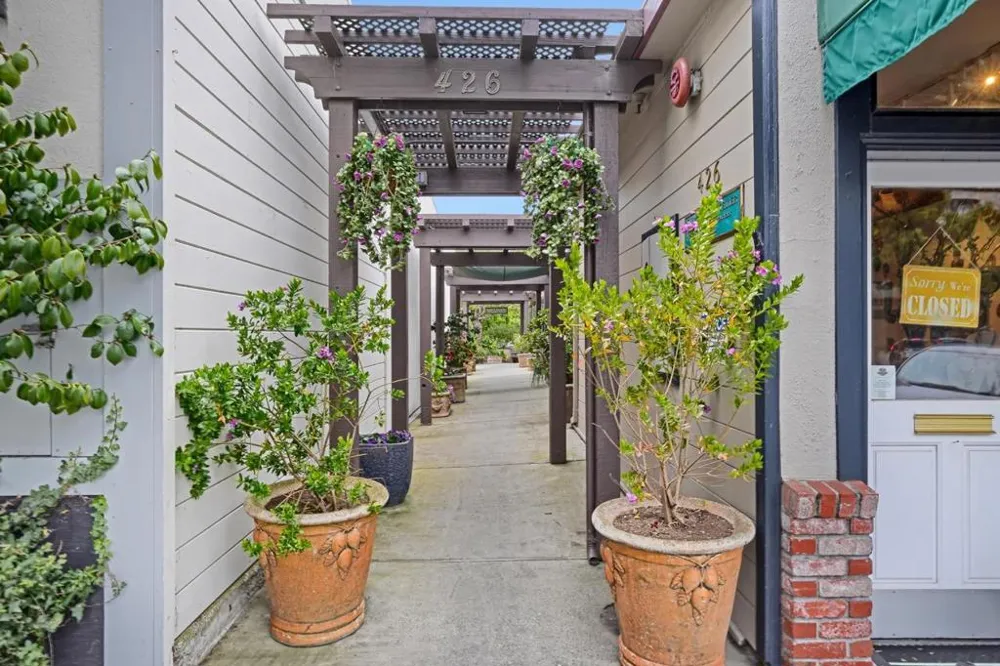 132 Amesport Half Moon Bay, CA 94019