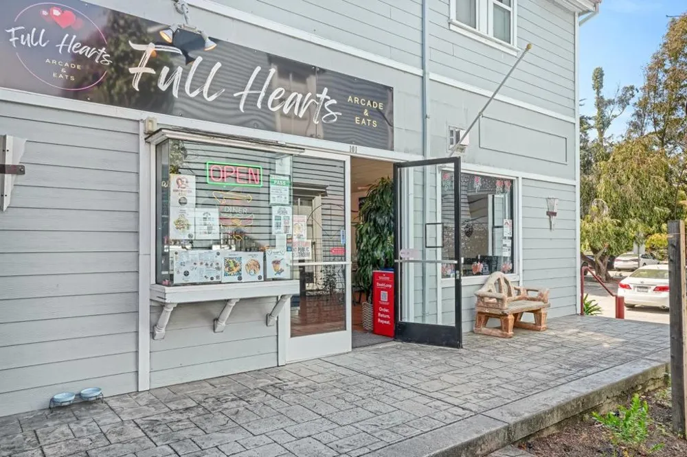 132 Amesport Half Moon Bay, CA 94019