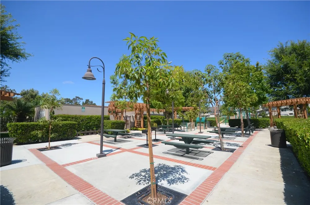 118 Oxford Irvine, CA 92612