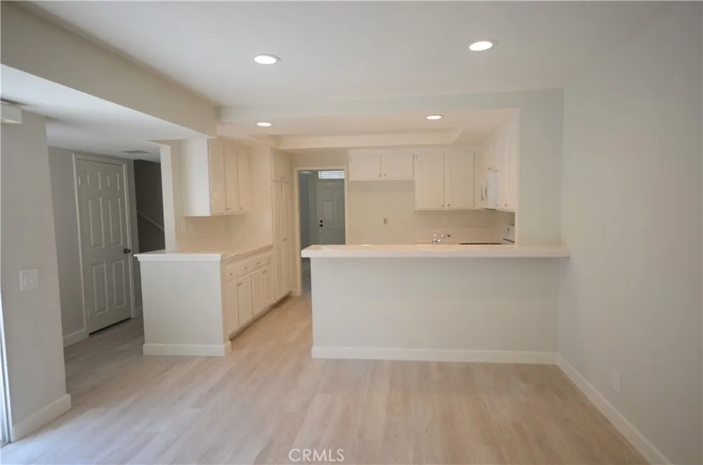 118 Oxford Irvine, CA 92612