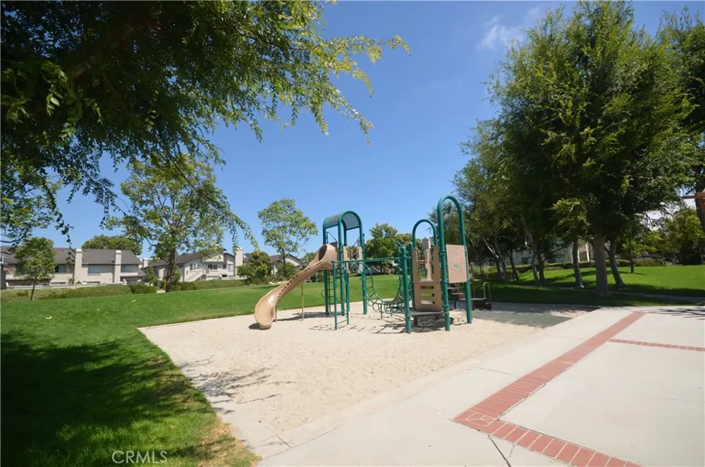 118 Oxford Irvine, CA 92612