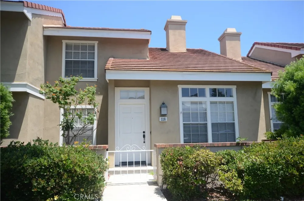 118 Oxford Irvine, CA 92612