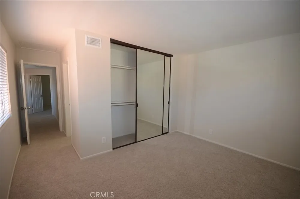 118 Oxford Irvine, CA 92612