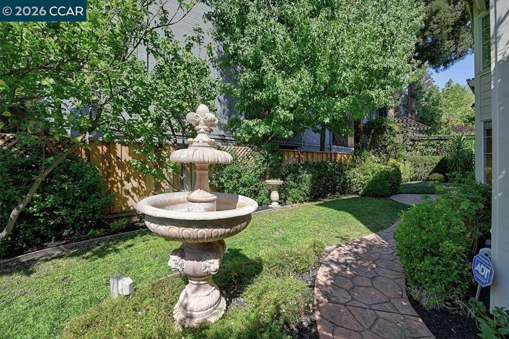 512 Matisse Ct Walnut Creek, CA 94597