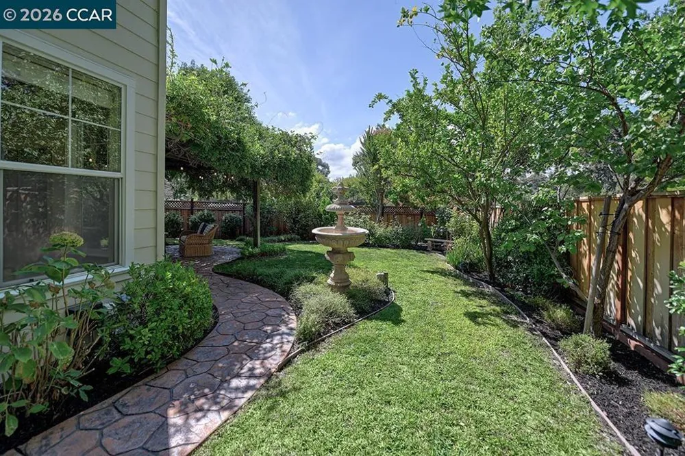 512 Matisse Ct Walnut Creek, CA 94597