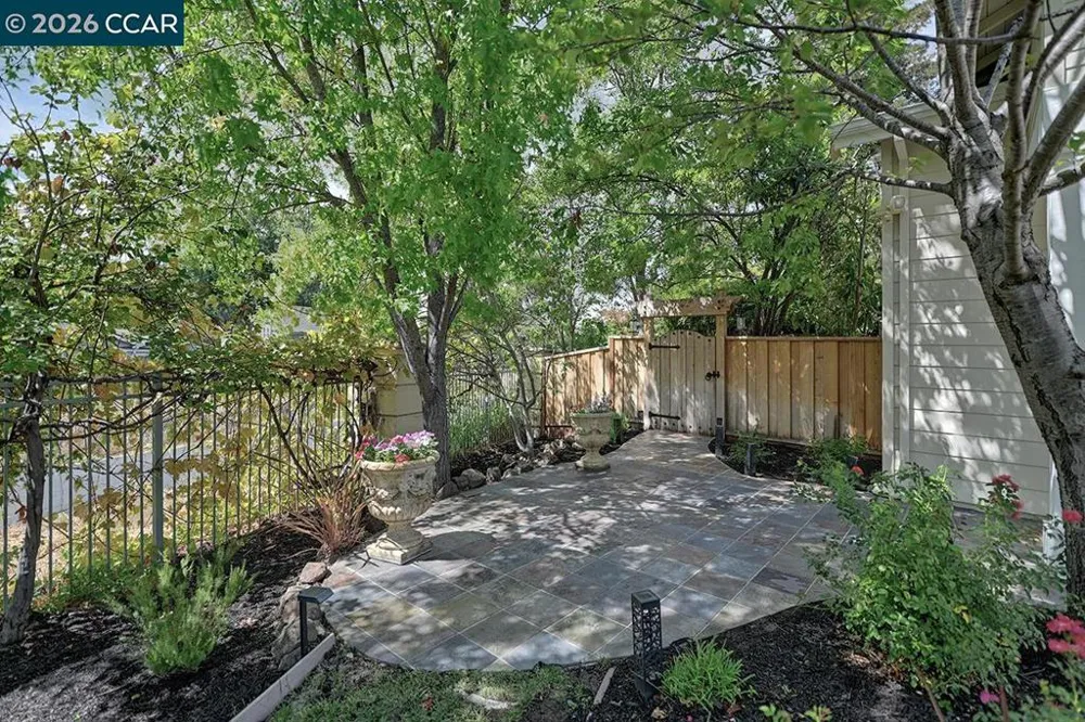 512 Matisse Ct Walnut Creek, CA 94597