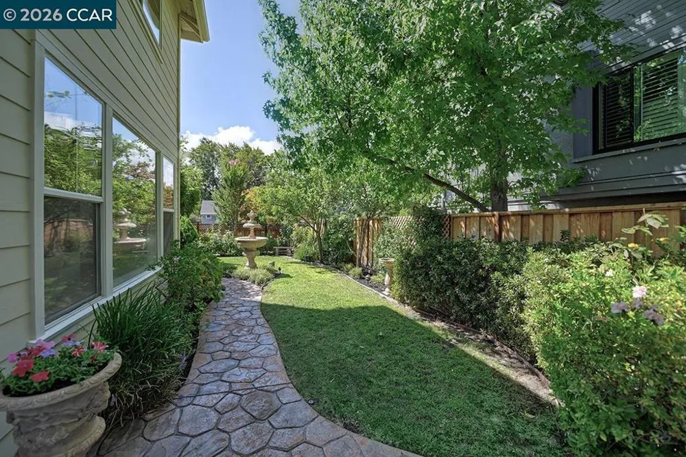 512 Matisse Ct Walnut Creek, CA 94597