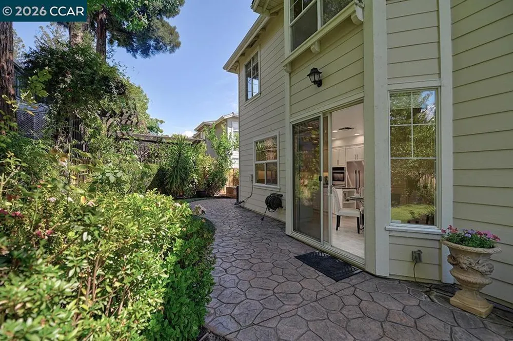 512 Matisse Ct Walnut Creek, CA 94597