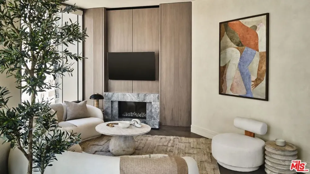 211 W Elm Court #7D Los Angeles, CA 90067