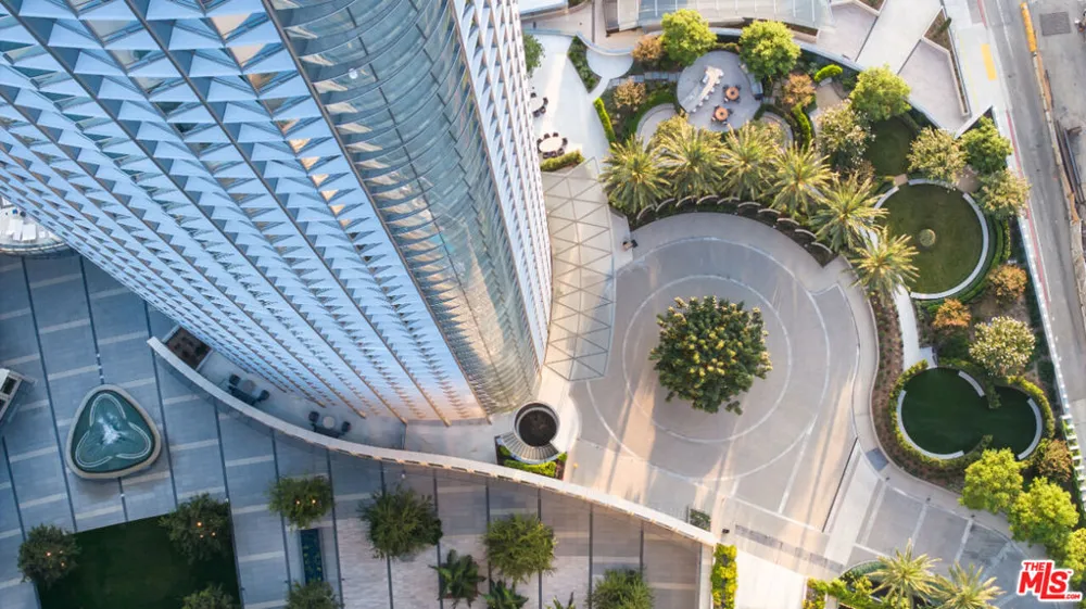 211 W Elm Court #7D Los Angeles, CA 90067