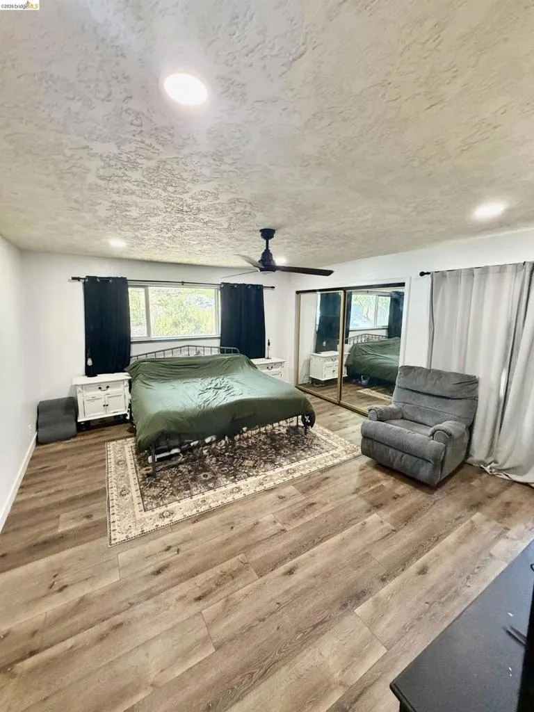 23421 Porcina Way Columbia, CA 95310