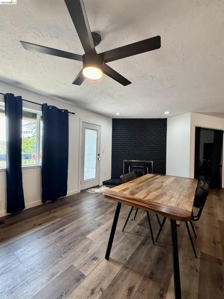 23421 Porcina Way Columbia, CA 95310