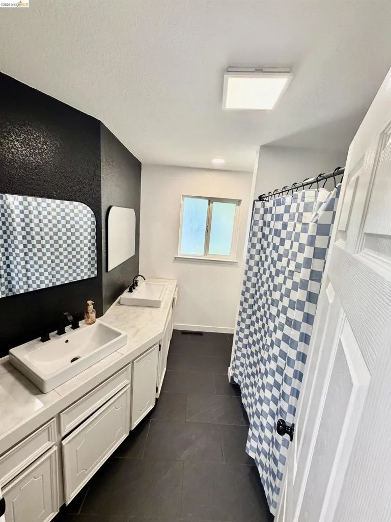 23421 Porcina Way Columbia, CA 95310