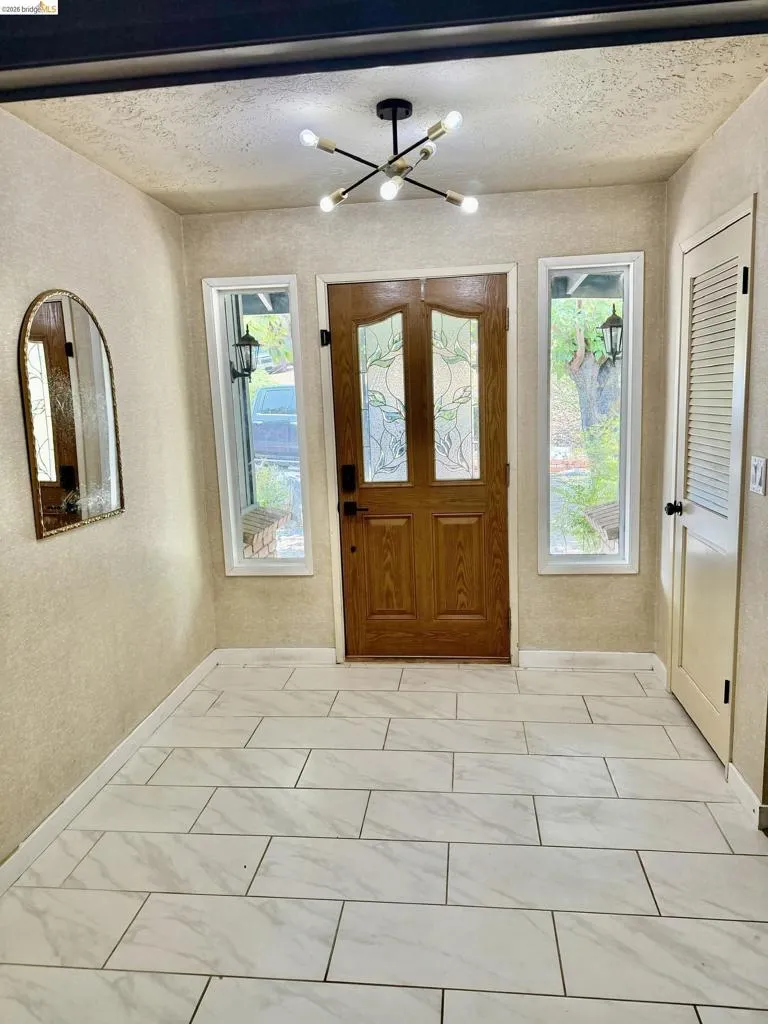 23421 Porcina Way Columbia, CA 95310