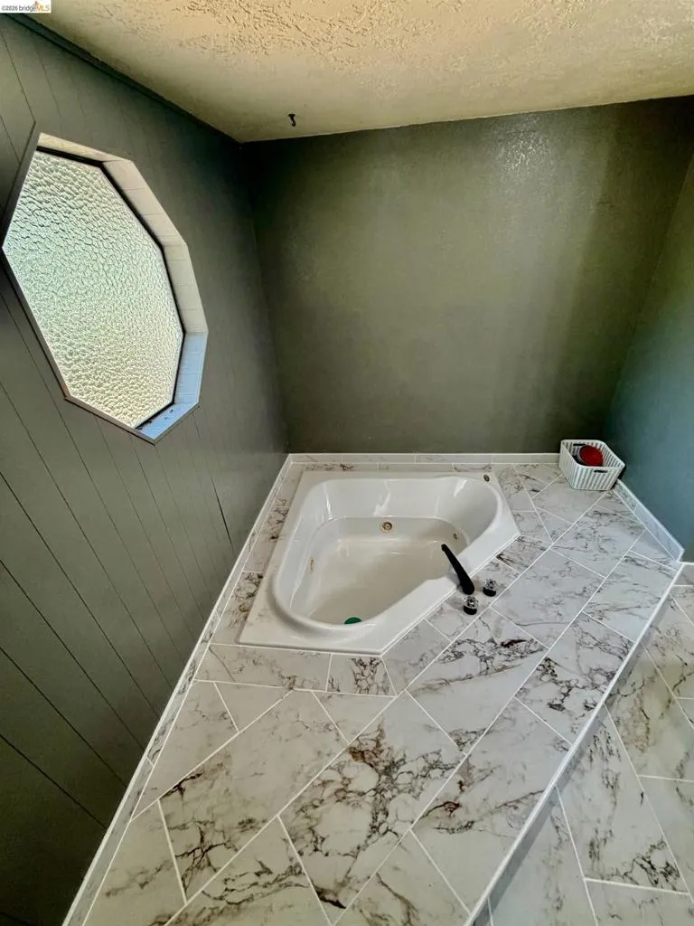 23421 Porcina Way Columbia, CA 95310