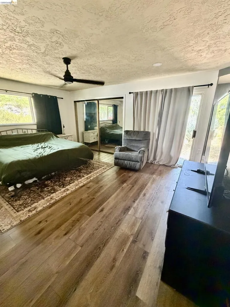 23421 Porcina Way Columbia, CA 95310