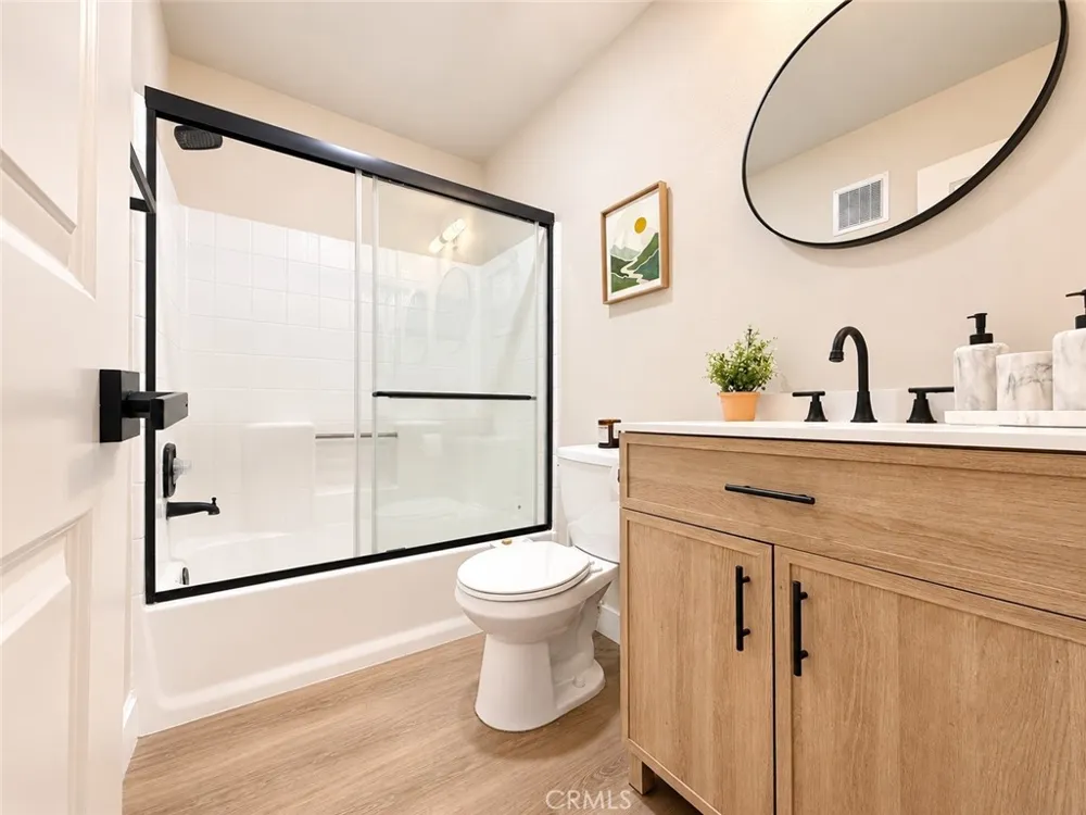 646 Nebraska Avenue #5 Long Beach, CA 90802