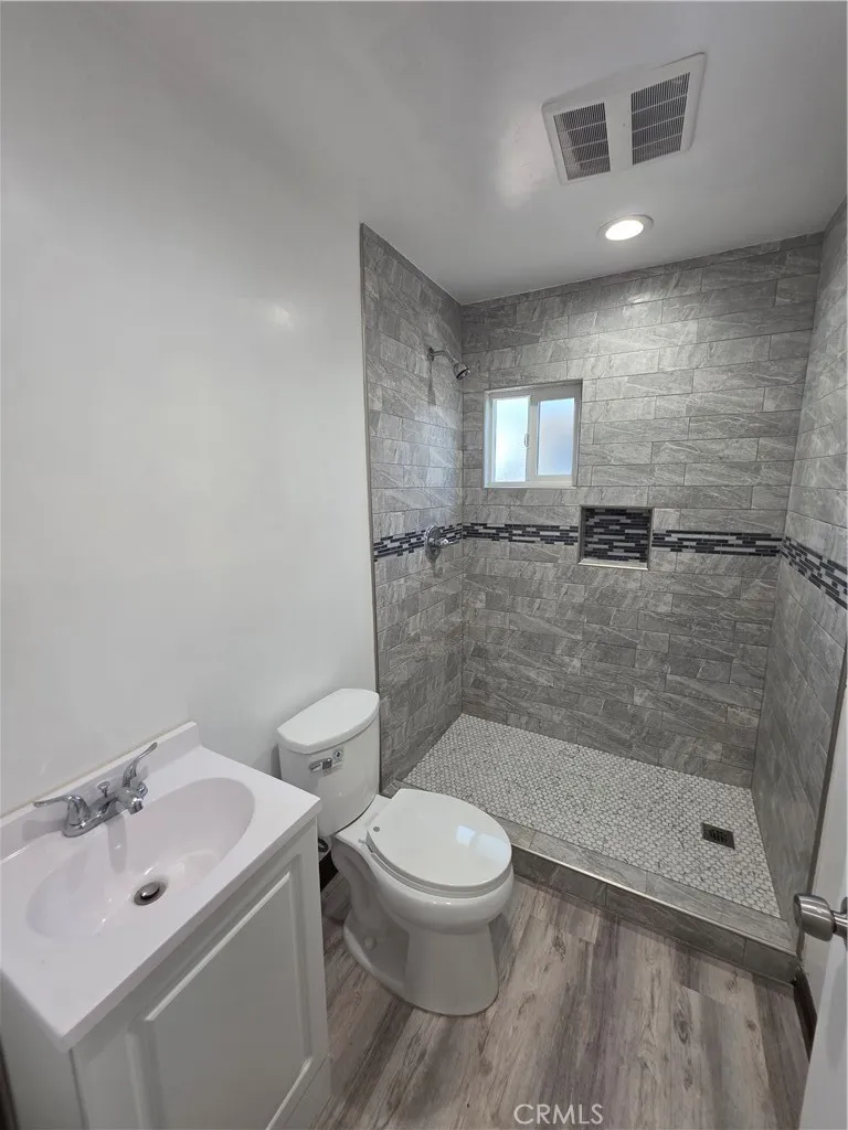 1106 W Mauretania Wilmington, CA 90744
