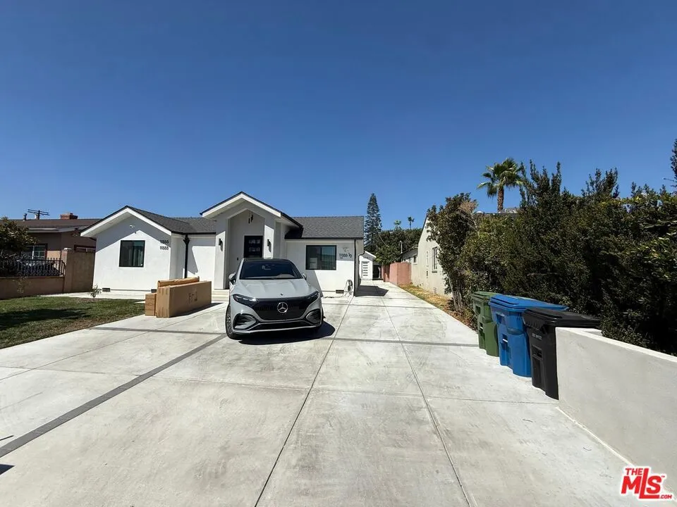 11333 Delano Street North Hollywood, CA 91606