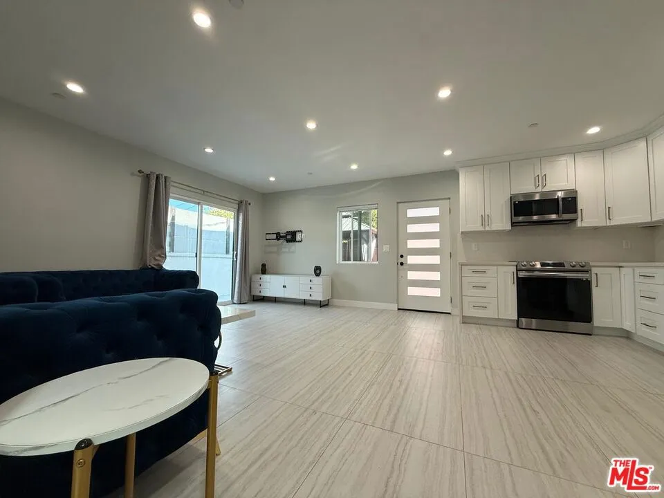 11333 Delano Street North Hollywood, CA 91606