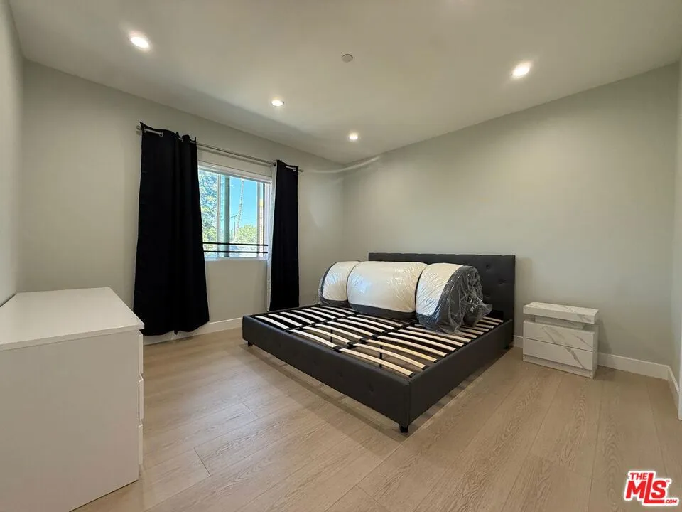 11333 Delano Street North Hollywood, CA 91606