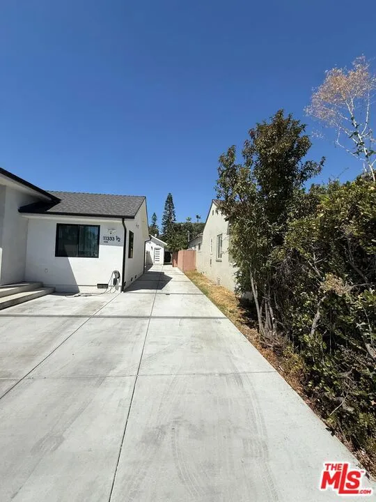 11333 Delano Street North Hollywood, CA 91606