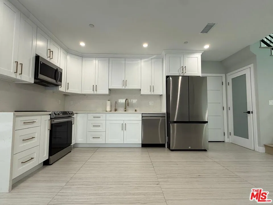 11333 Delano Street North Hollywood, CA 91606