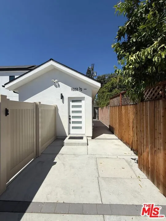 11333 Delano Street North Hollywood, CA 91606
