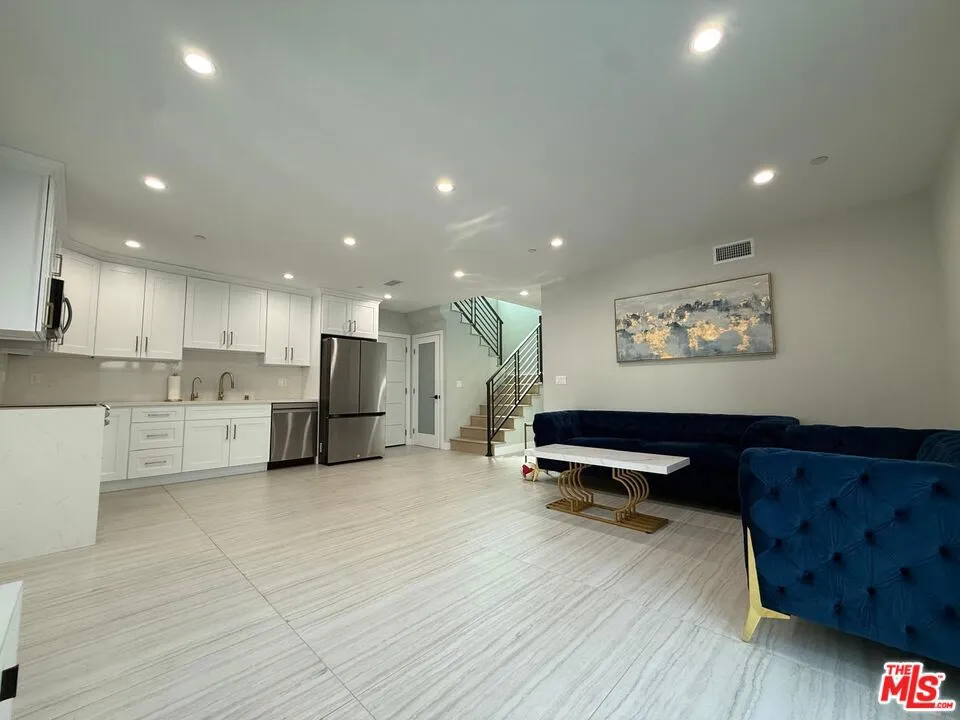 11333 Delano Street North Hollywood, CA 91606