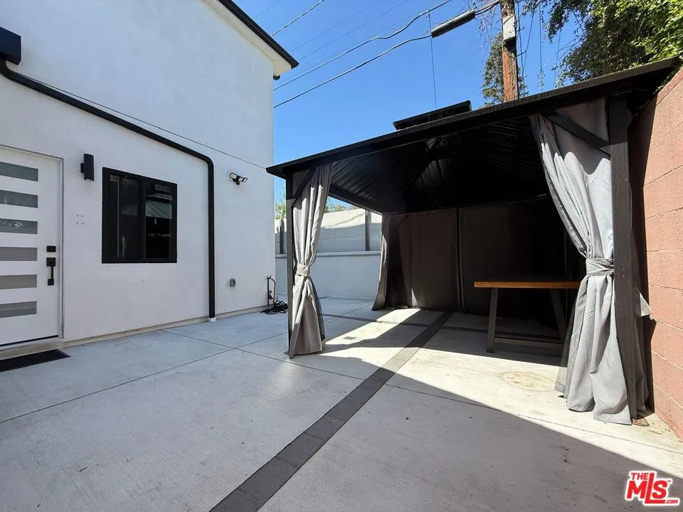 11333 Delano Street North Hollywood, CA 91606