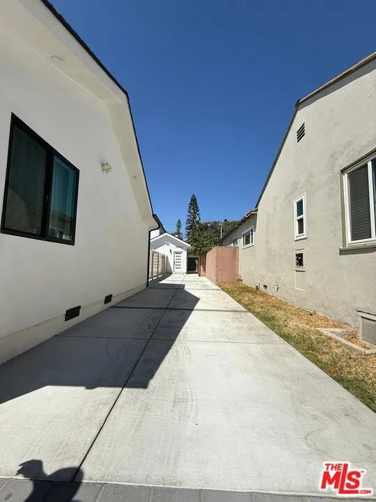 11333 Delano Street North Hollywood, CA 91606