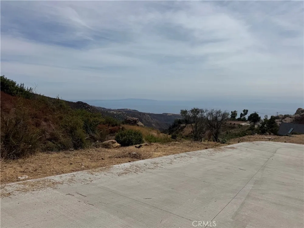 24000 Hovenweep Dr Malibu, CA 90265