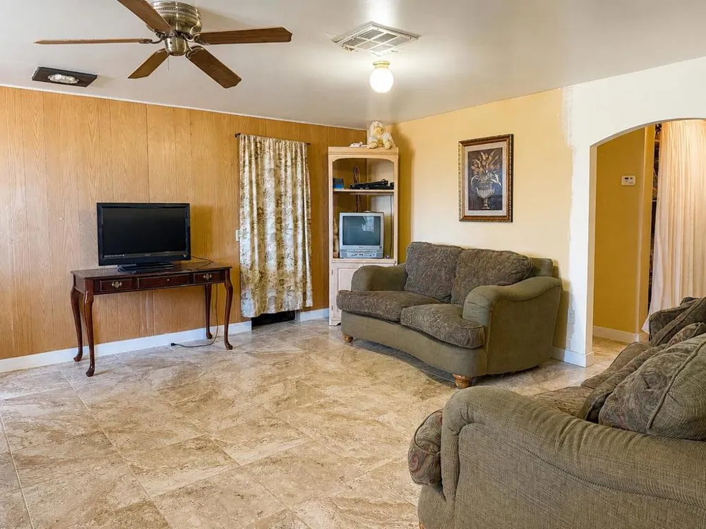 4525 Kickapoo Landers, CA 92285
