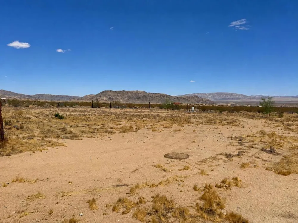 4525 Kickapoo Landers, CA 92285