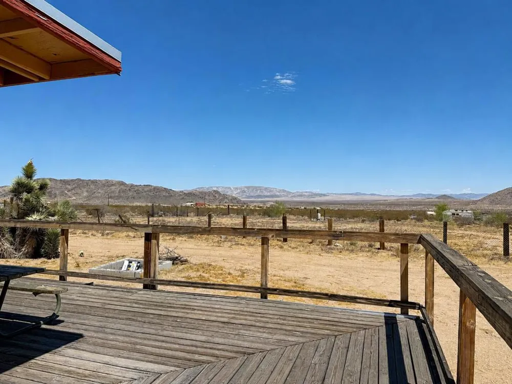 4525 Kickapoo Landers, CA 92285