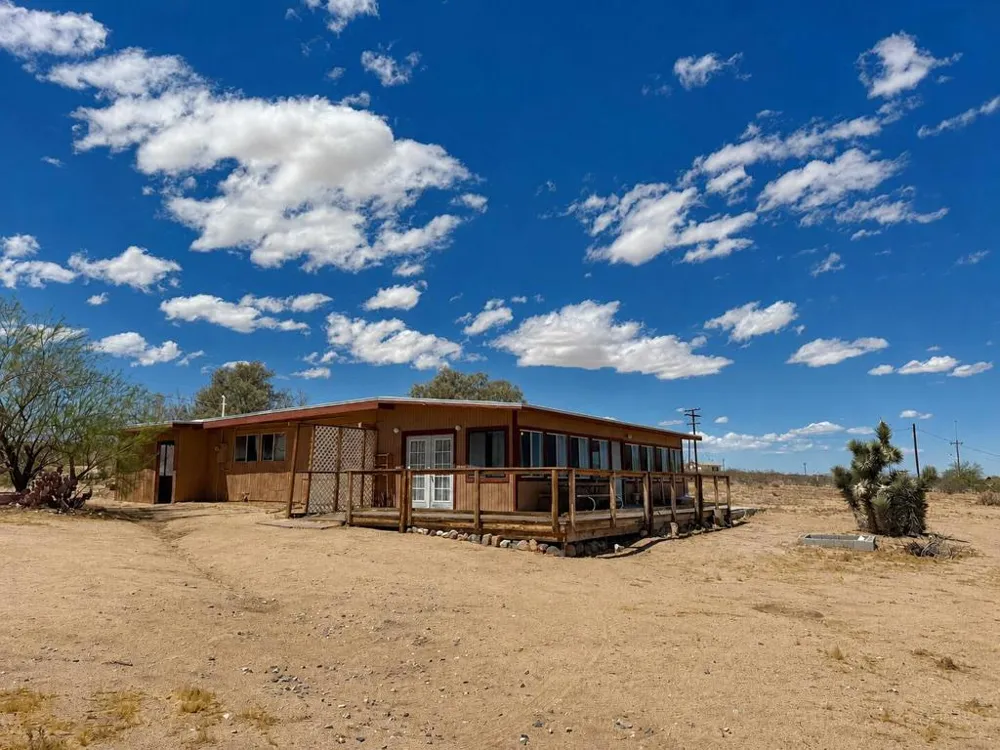 4525 Kickapoo Landers, CA 92285