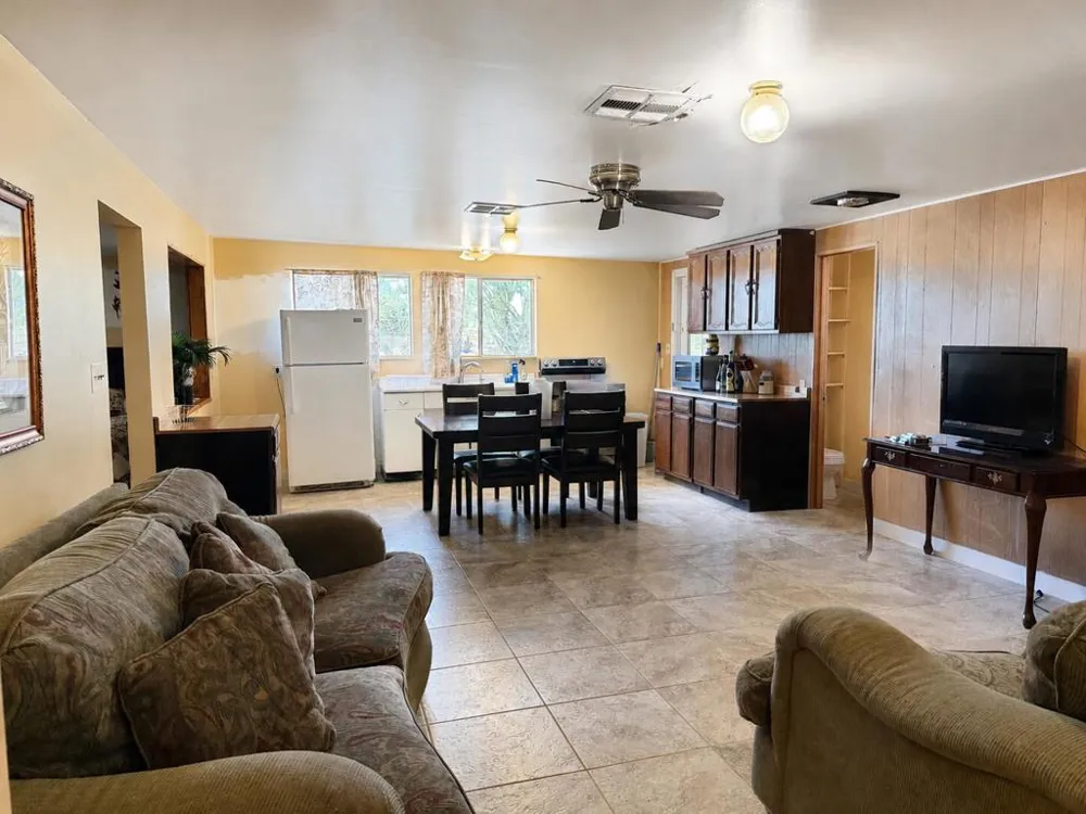 4525 Kickapoo Landers, CA 92285