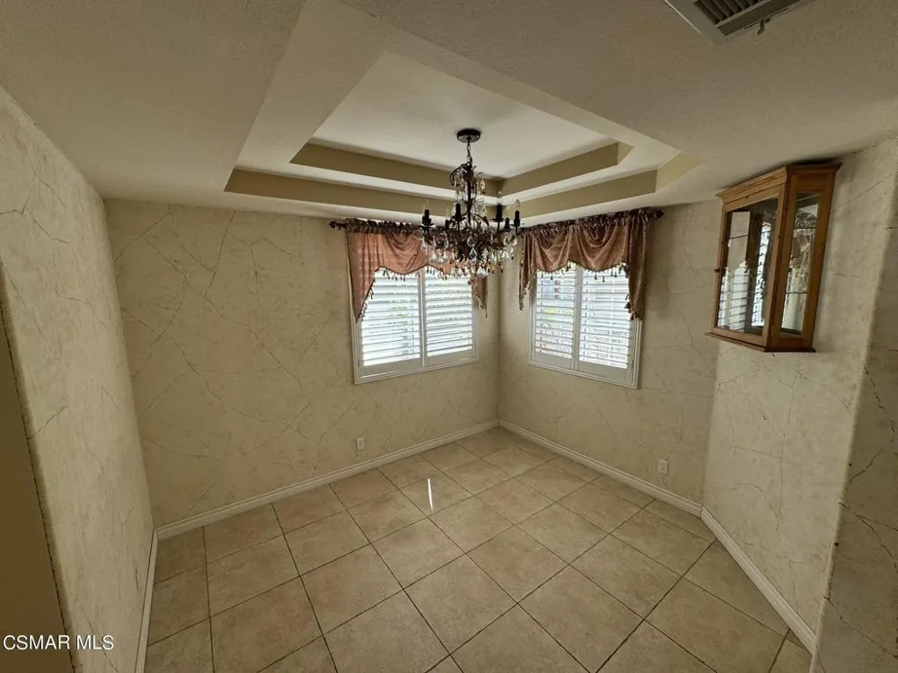 18635 Nathan Hill Drive #11 Canyon Country, CA 91351