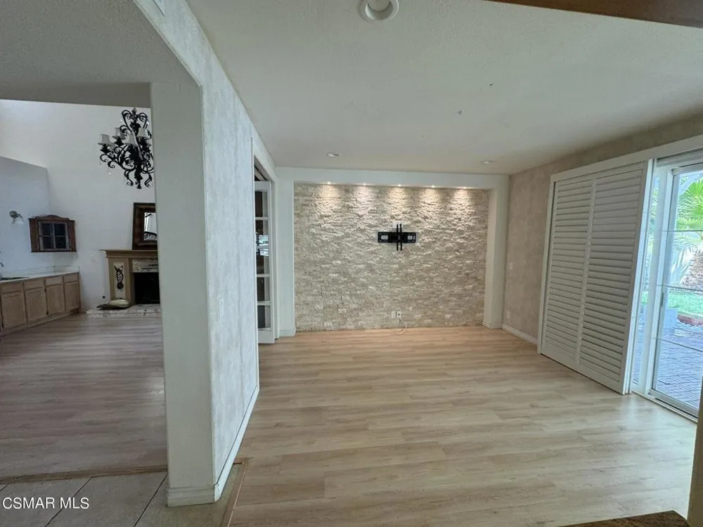 18635 Nathan Hill Drive #11 Canyon Country, CA 91351