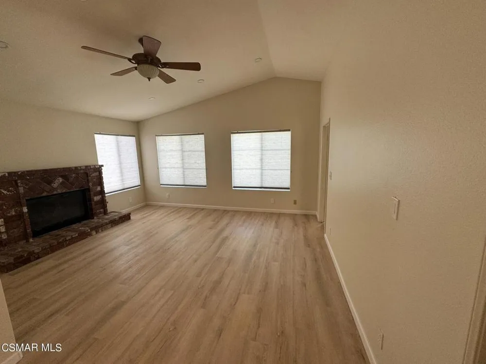18635 Nathan Hill Drive #11 Canyon Country, CA 91351