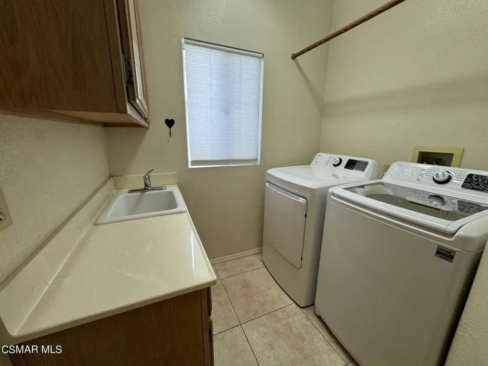 18635 Nathan Hill Drive #11 Canyon Country, CA 91351