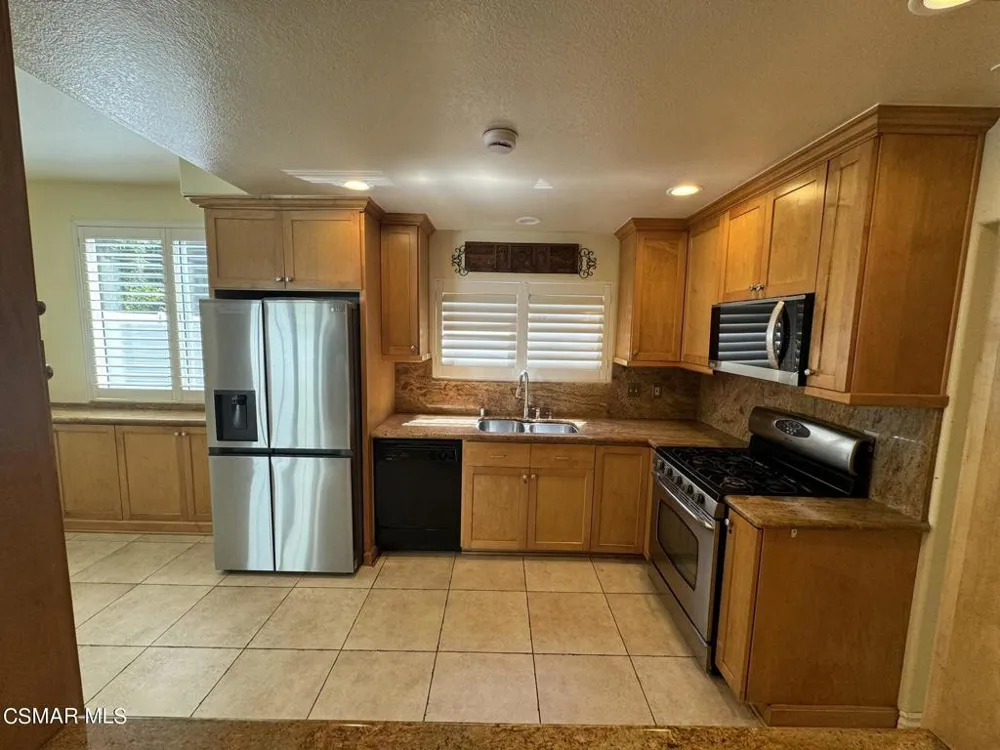 18635 Nathan Hill Drive #11 Canyon Country, CA 91351