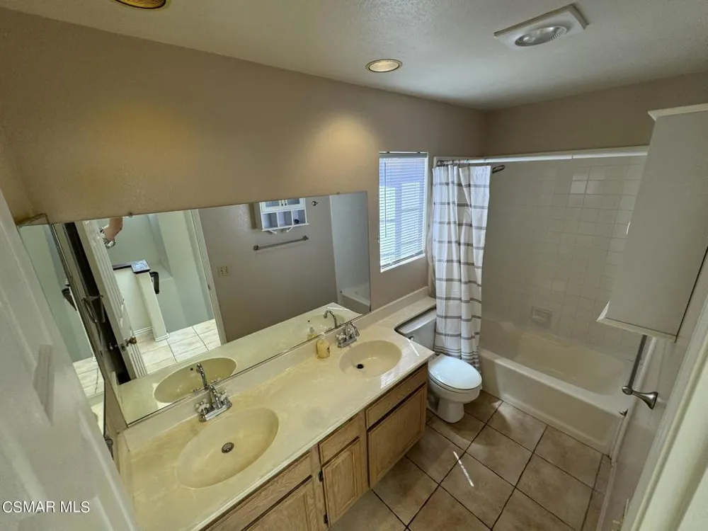 18635 Nathan Hill Drive #11 Canyon Country, CA 91351